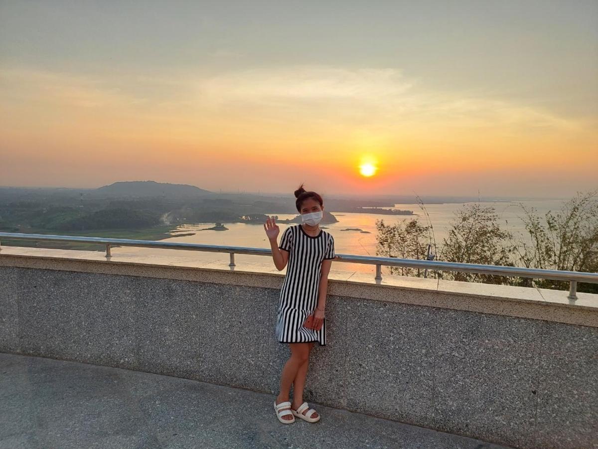 Homestay Tay Xa Trang Bom Екстер'єр фото